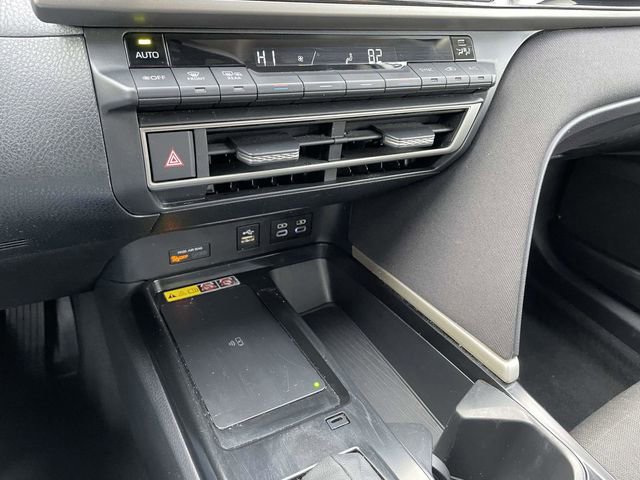 Used 2025 Toyota Camry LE image 29