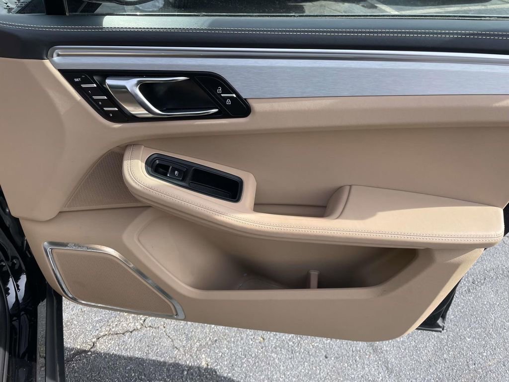 Used 2022 Porsche Macan S image 45