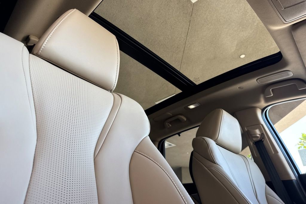 Certified 2025 Acura MDX w/ Technology Package image 22