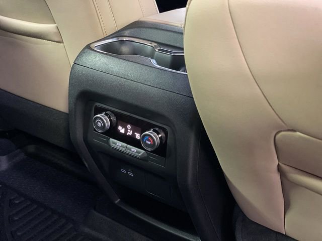 Used 2025 Buick Enclave Preferred AWD/4WD image 27