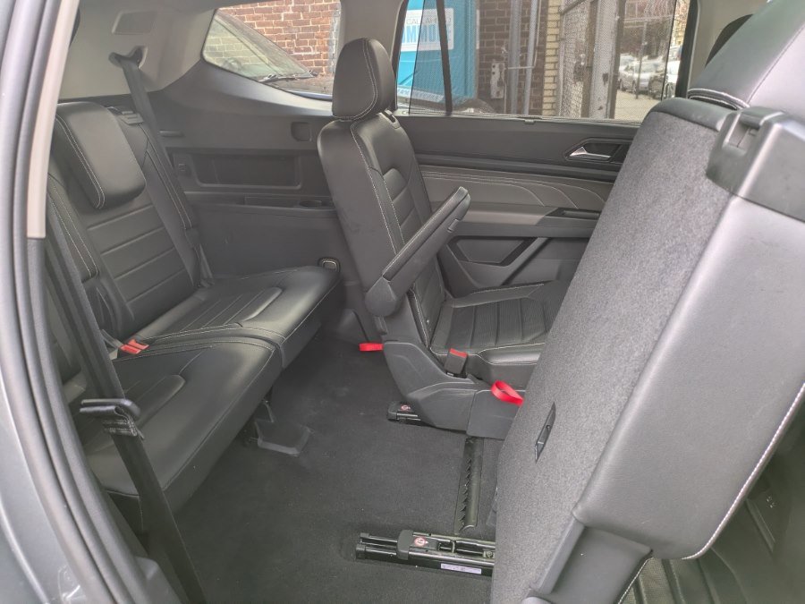 Used 2022 Volkswagen Atlas SEL Premium image 12