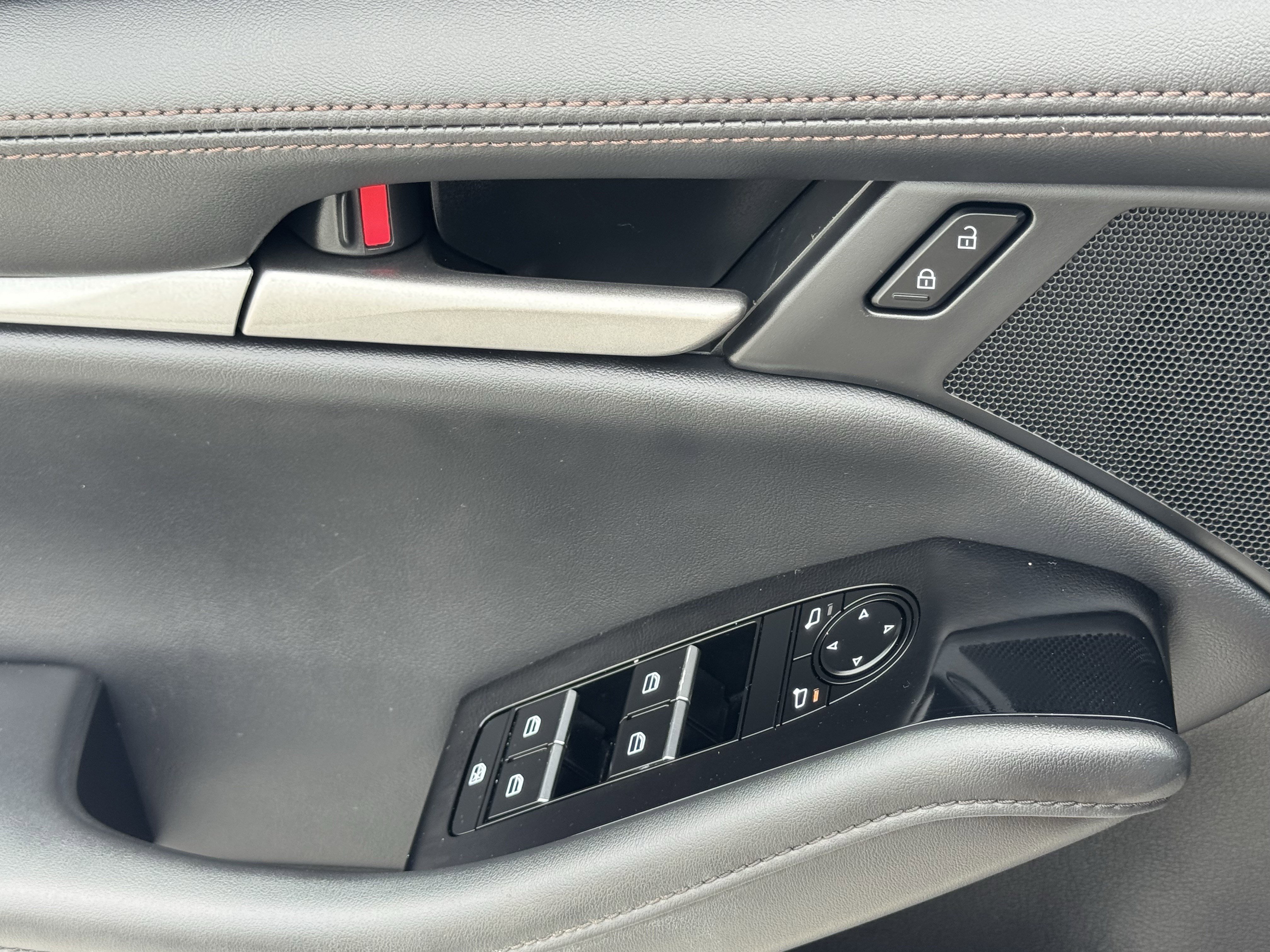 Used 2024 MAZDA MAZDA3 s image 28