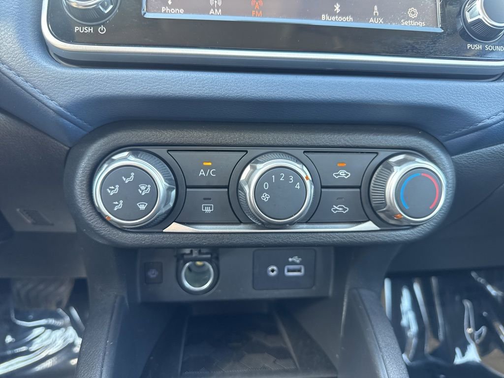 Used 2025 Nissan Versa SV FWD image 17