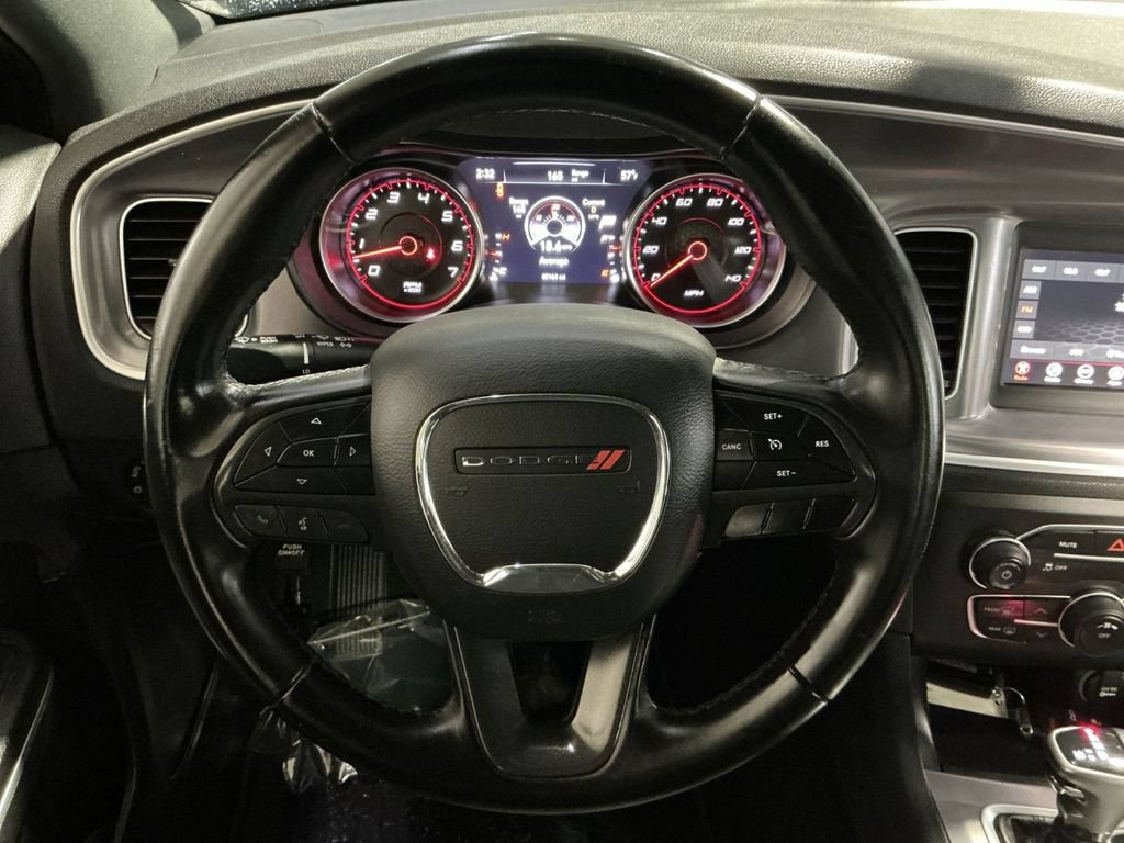 Used 2019 Dodge Charger SXT RWD image 17