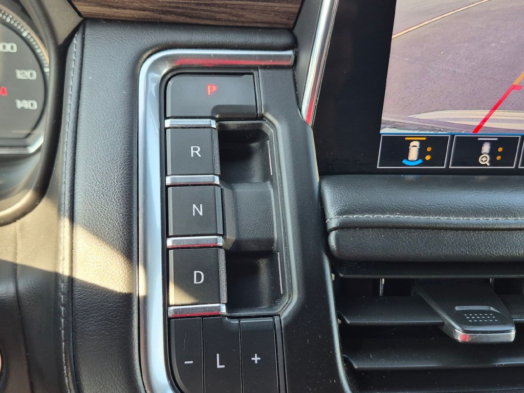 Used 2021 Chevrolet Tahoe Z71 w/ Z71 Signature Package AWD/4WD image 18