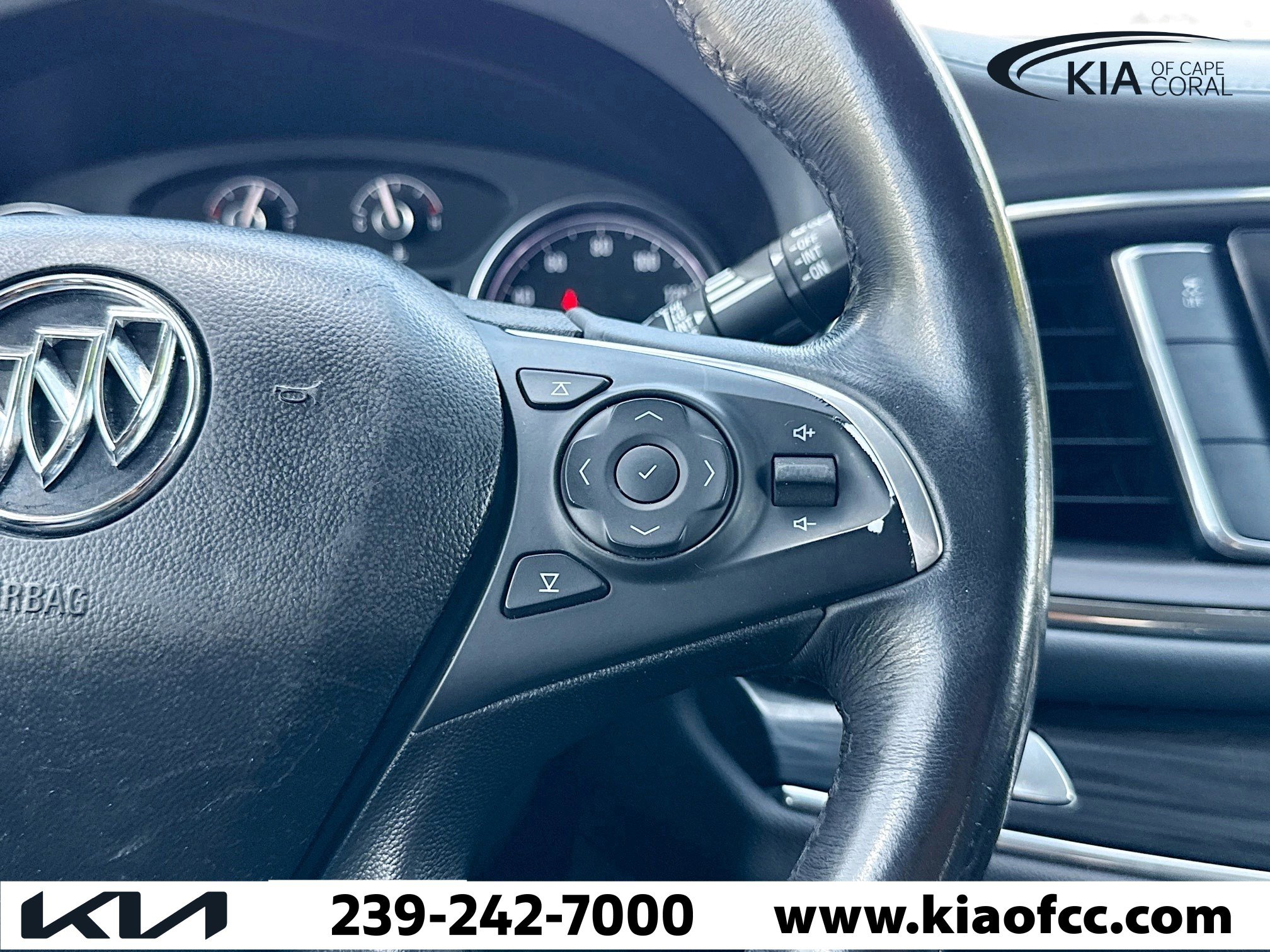 Used 2019 Buick Enclave Essence image 37