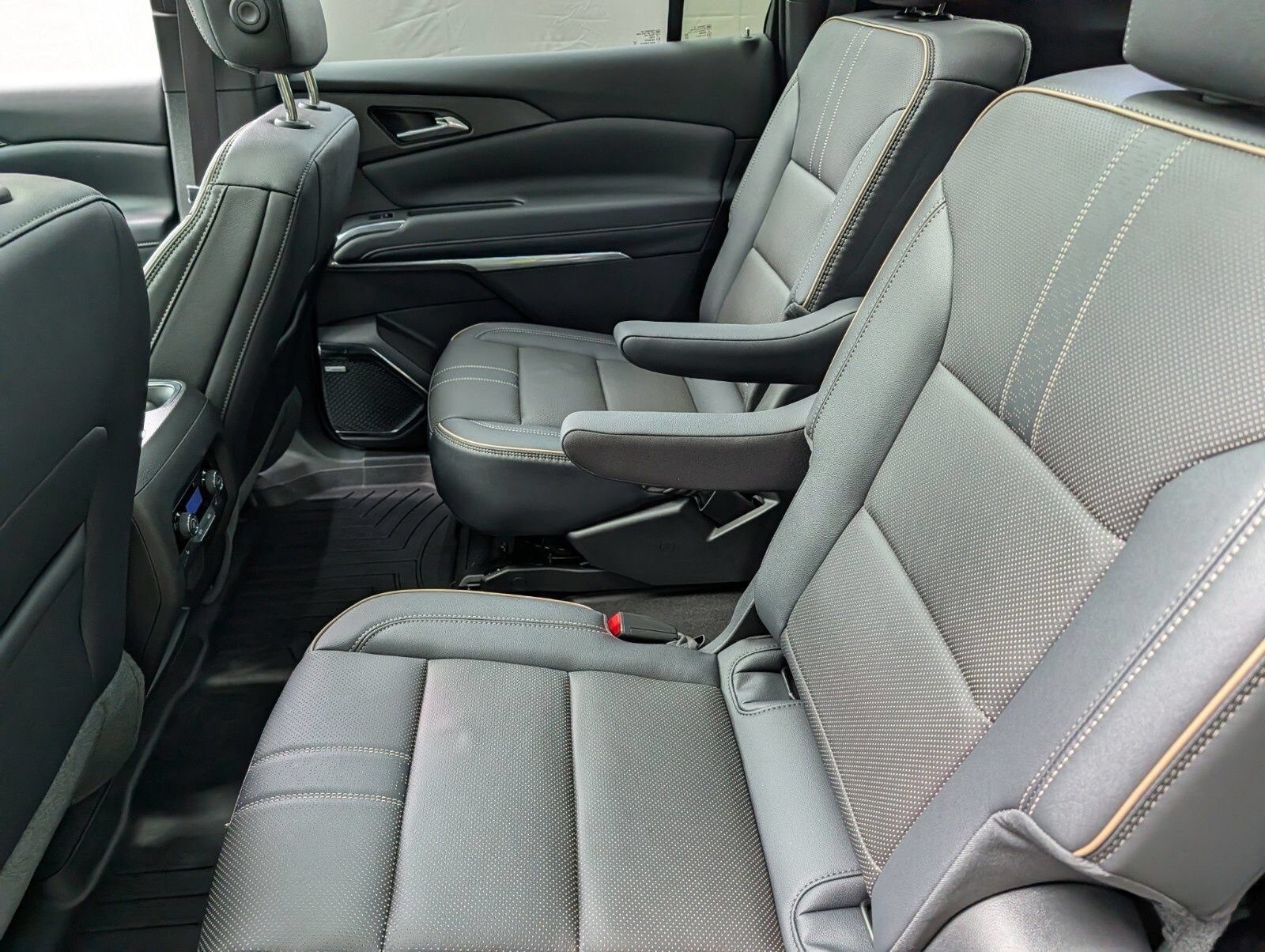 Certified 2026 Chevrolet Traverse High Country AWD/4WD image 24