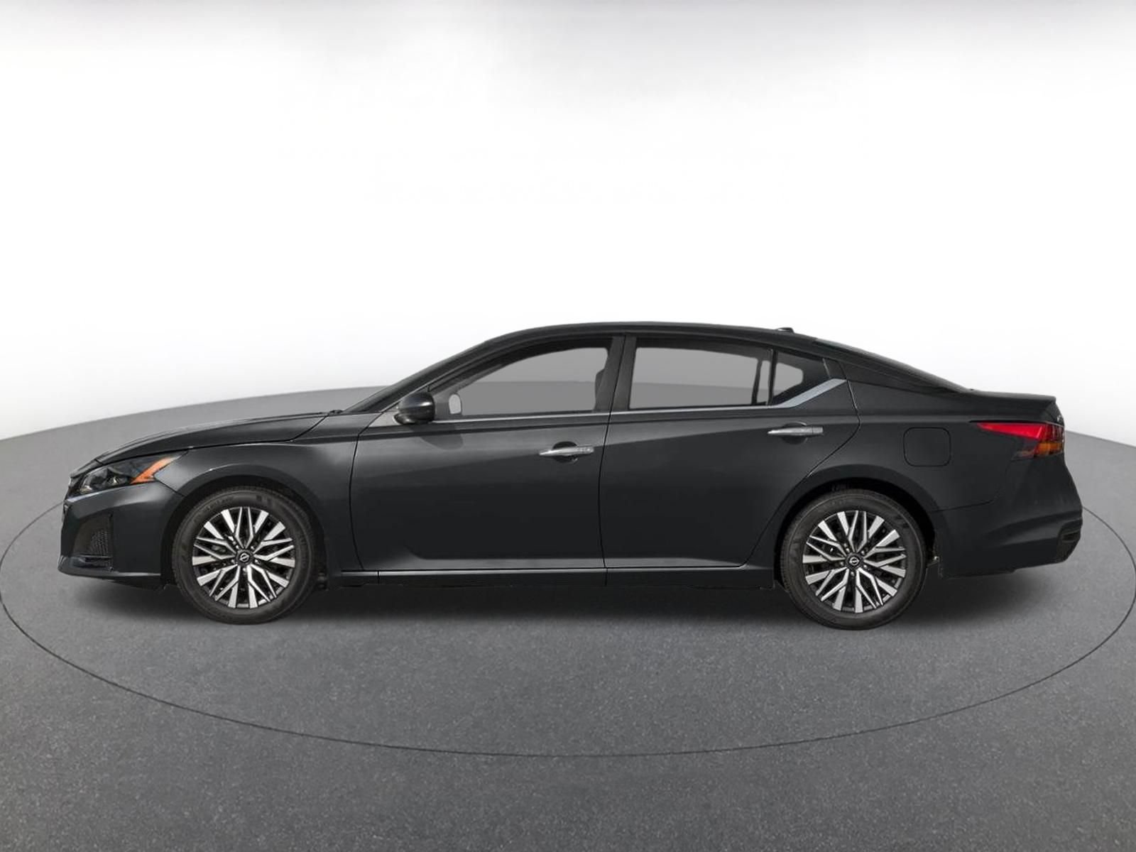 Used 2026 Nissan Altima 2.5 SV FWD image 3