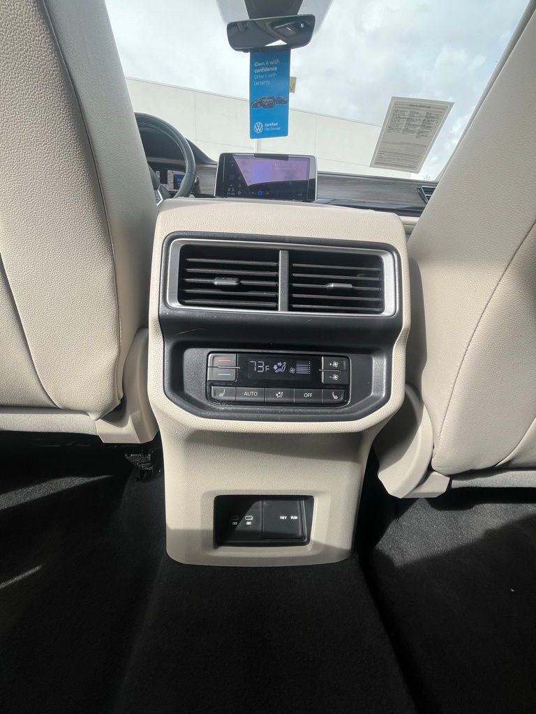 Certified 2025 Volkswagen Atlas SEL image 17