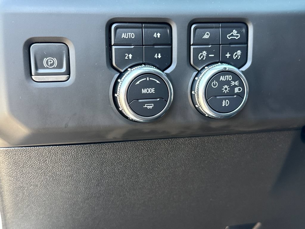 Used 2024 GMC Sierra 2500 AT4 w/ AT4 Premium Plus Package AWD/4WD image 15