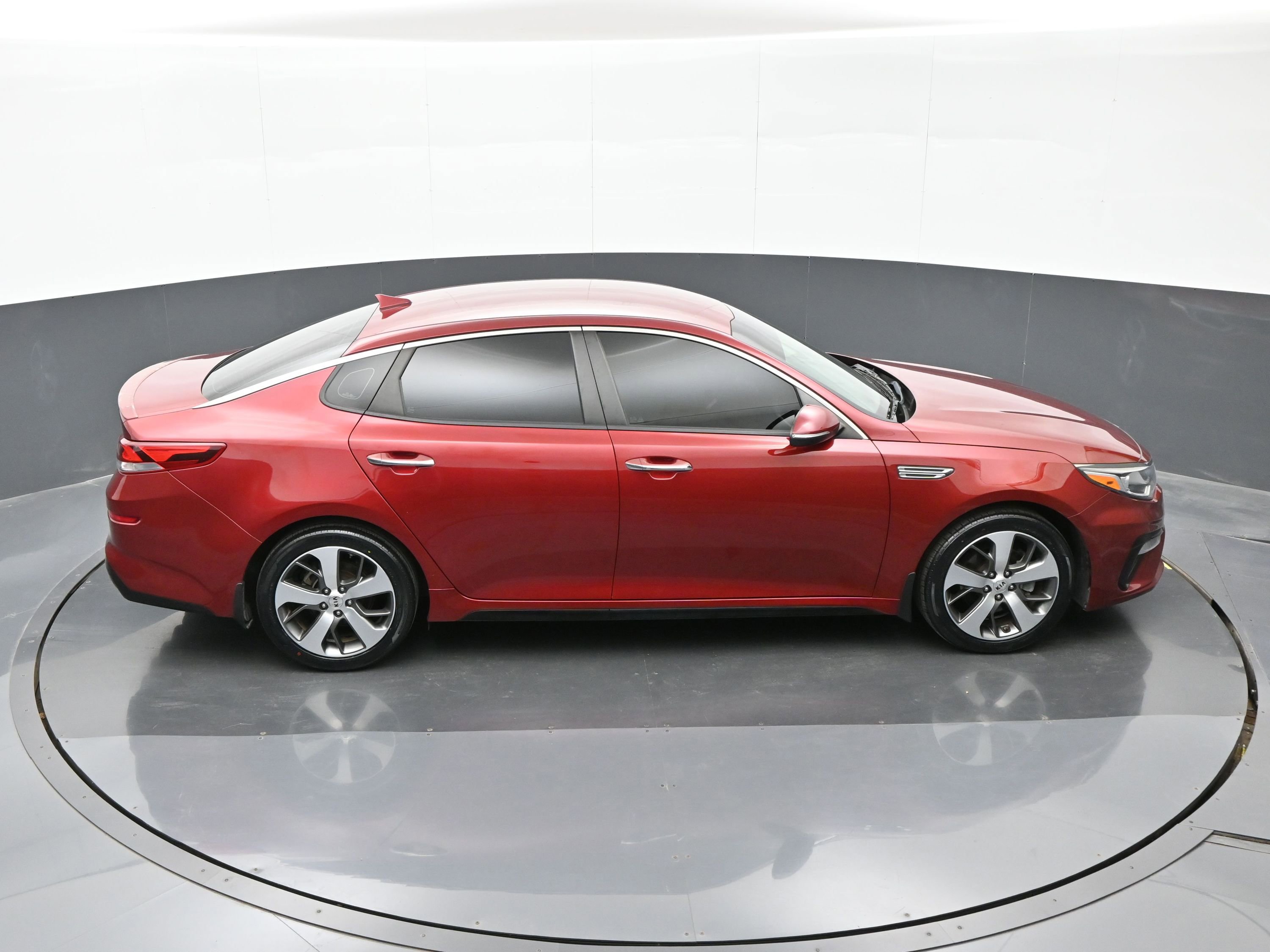 Used 2019 Kia Optima S image 37