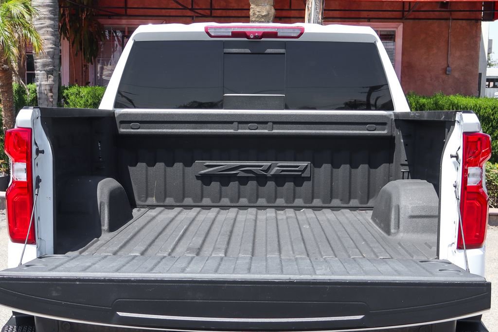 Used 2024 Chevrolet Silverado 1500 ZR2 w/ Technology Package AWD/4WD image 8