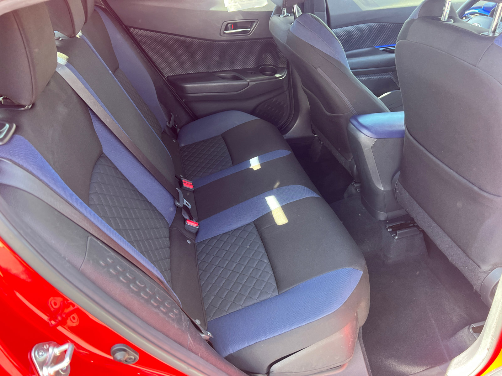 Used 2021 Toyota C-HR XLE FWD image 15