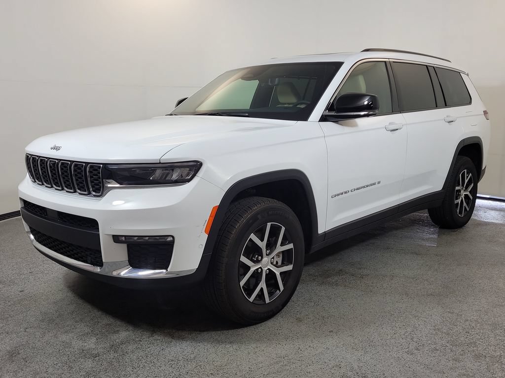 Used 2025 Jeep Grand Cherokee L Limited w/ Luxury Tech Group II RWD image 3