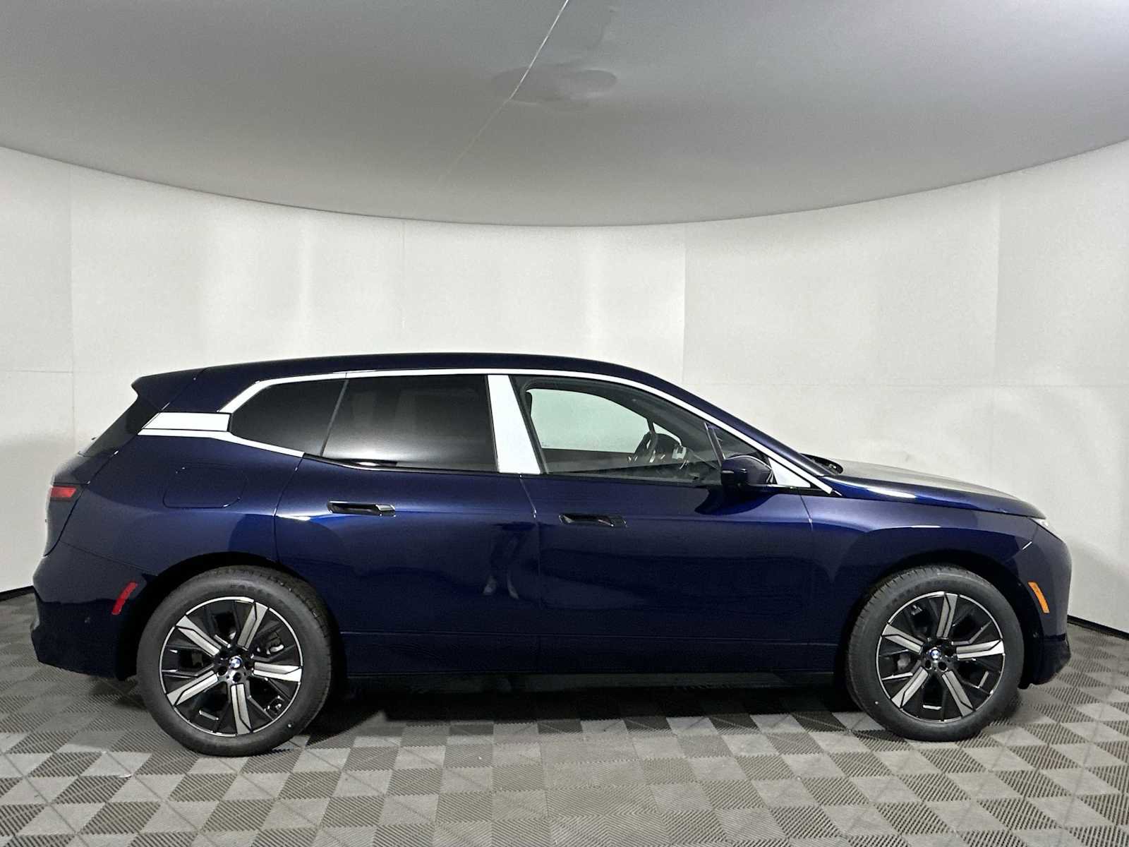 New 2026 BMW iX xDrive60 image 8