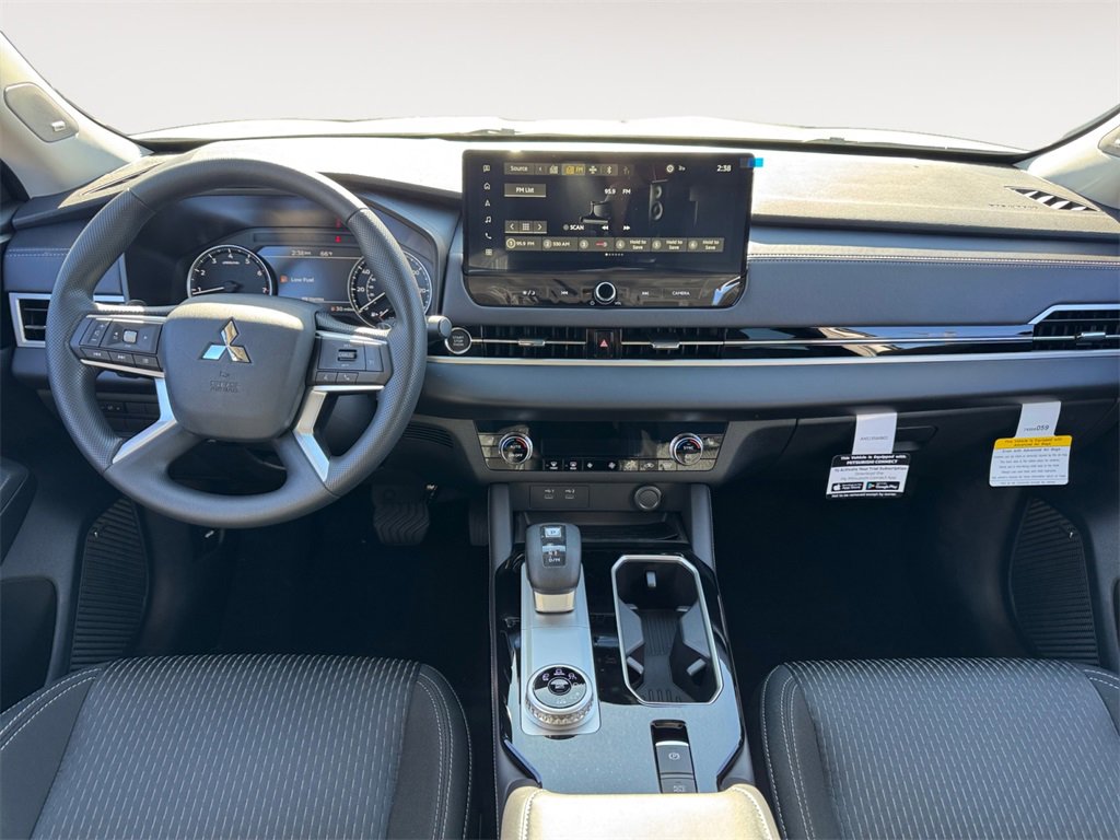 New 2025 Mitsubishi Outlander ES image 10