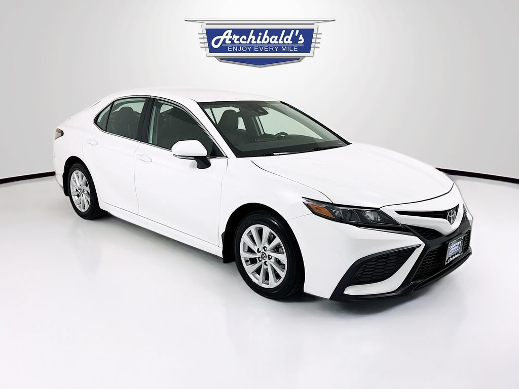 Used 2024 Toyota Camry SE FWD image 1