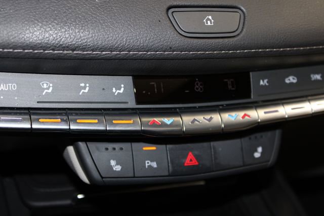 Certified 2023 Cadillac XT4 Luxury w/ Cold Weather Package image 18