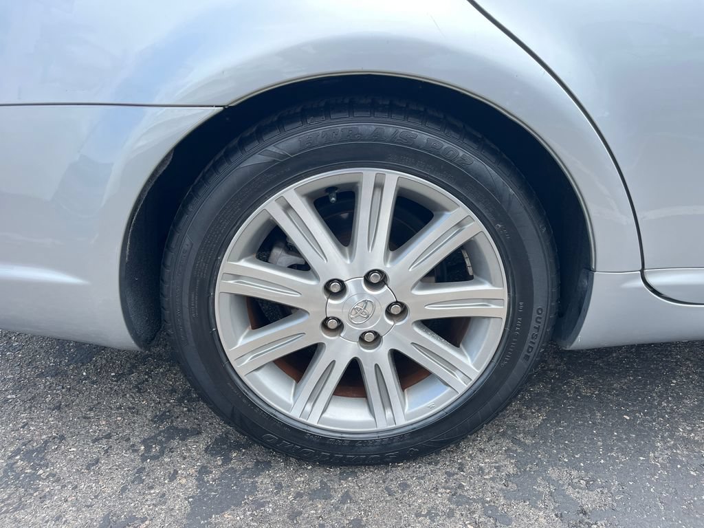 Used 2009 Toyota Avalon Limited FWD image 39
