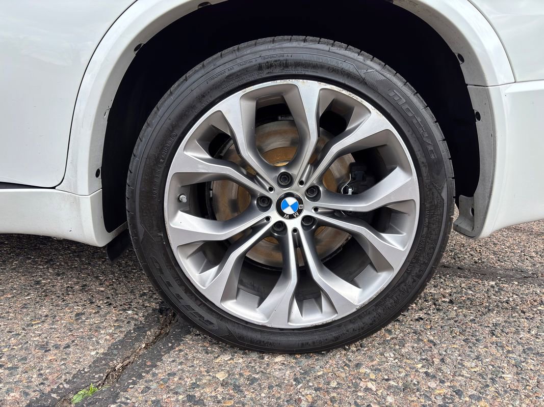 Used 2010 BMW X5 M image 13