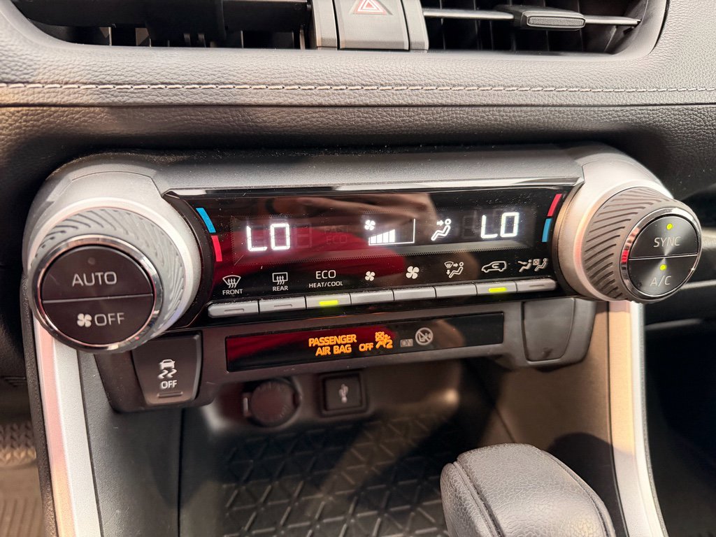 Used 2021 Toyota RAV4 LE image 21