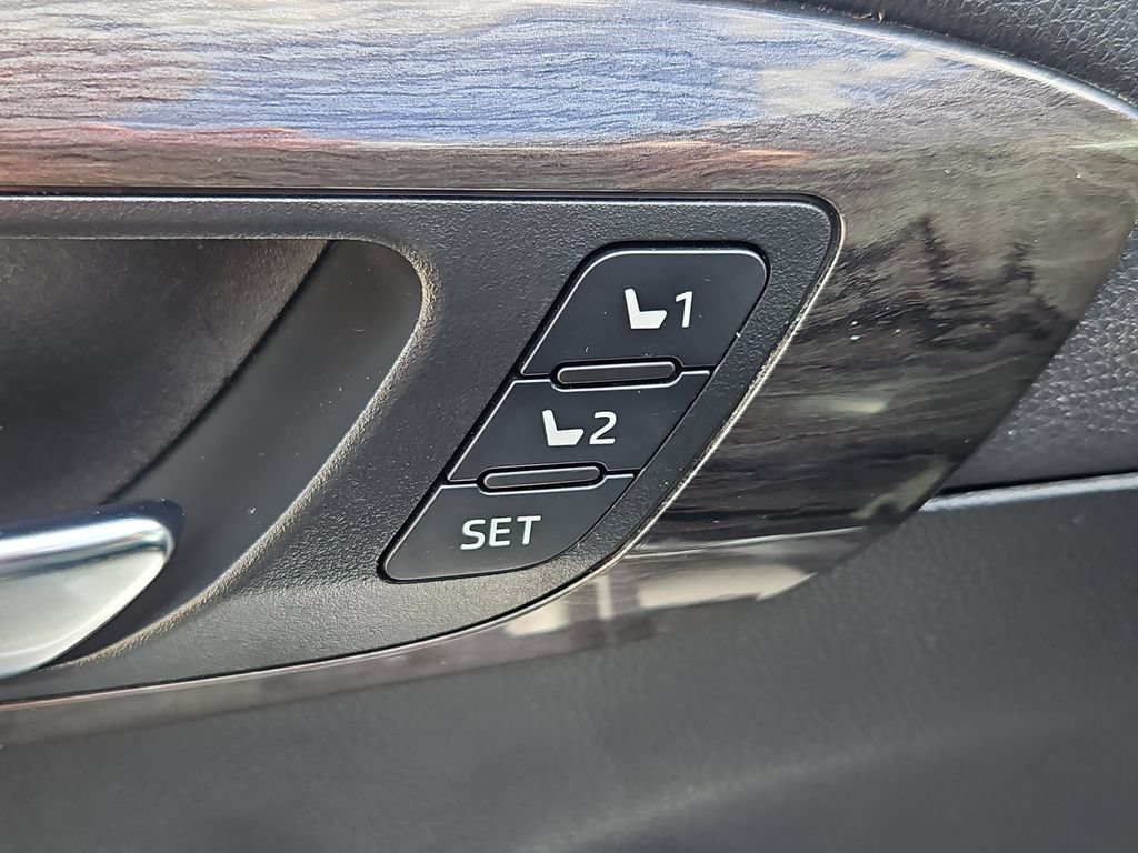 Used 2023 Toyota Highlander Limited AWD/4WD image 21
