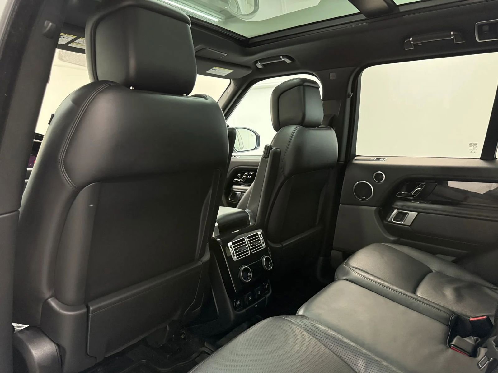 Used 2020 Land Rover Range Rover HSE AWD/4WD image 17