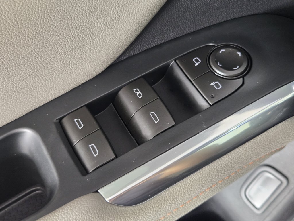 New 2026 Chevrolet Traverse LT w/ Midnight/Sport Edition FWD image 25