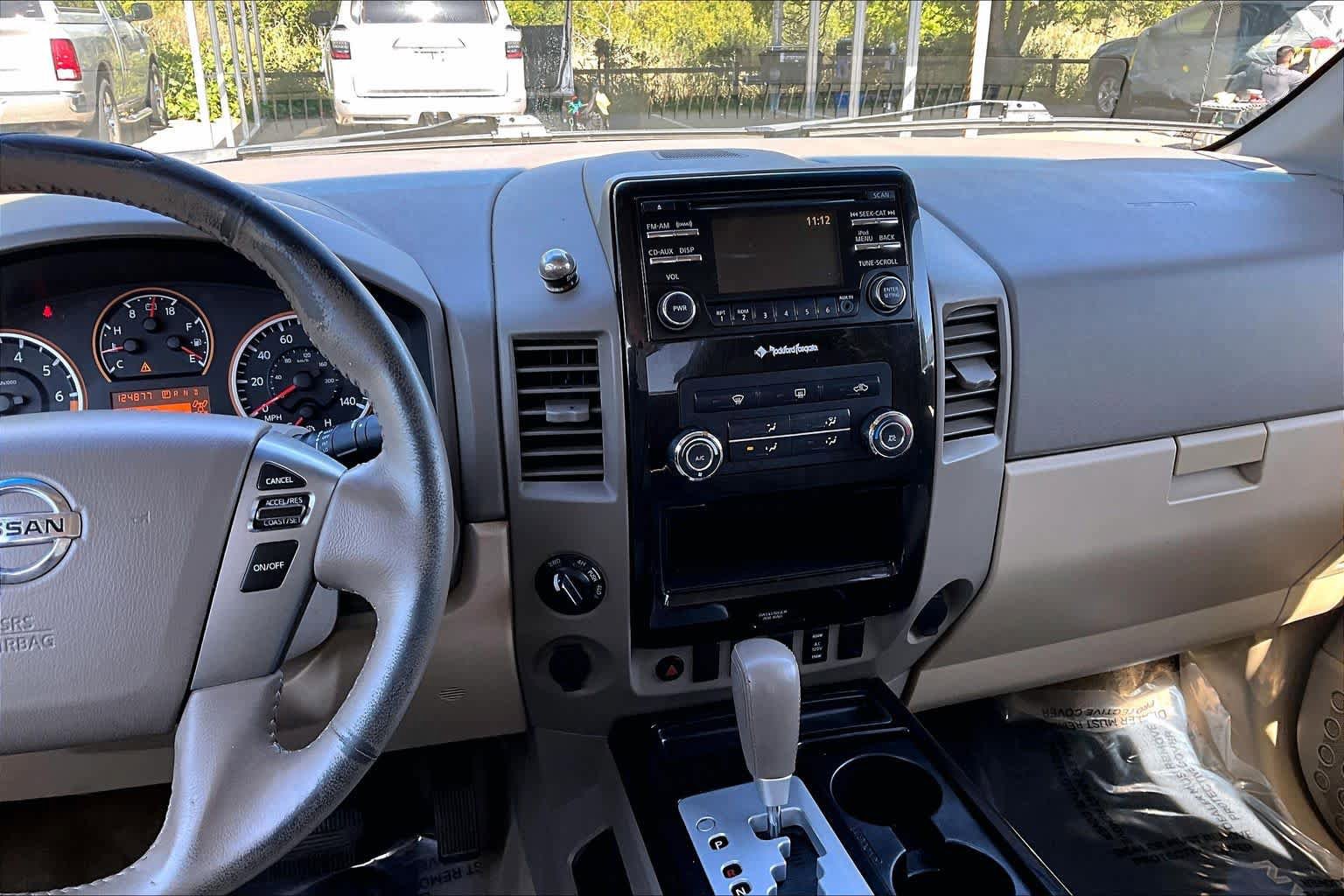 Used 2014 Nissan Titan SV w/ SV Premium Utility Package AWD/4WD image 6