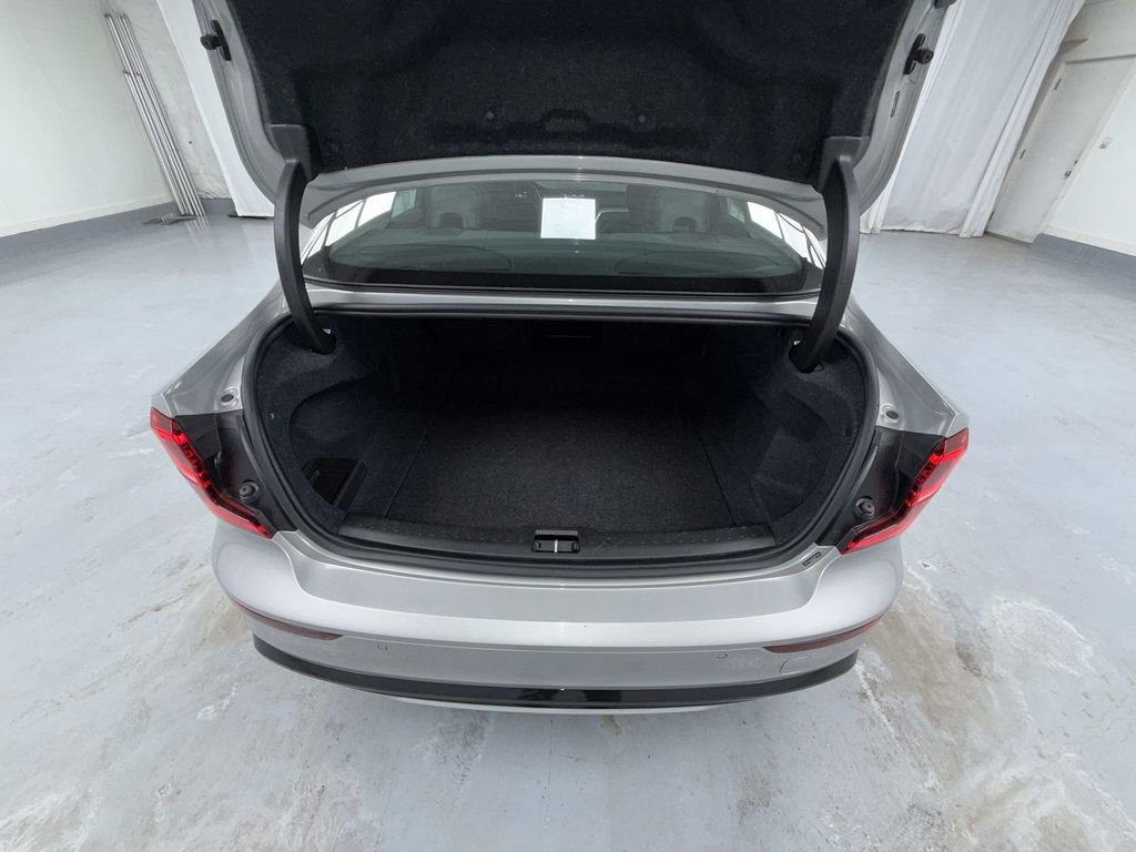 Used 2025 Volvo S60 B5 Core AWD/4WD image 12
