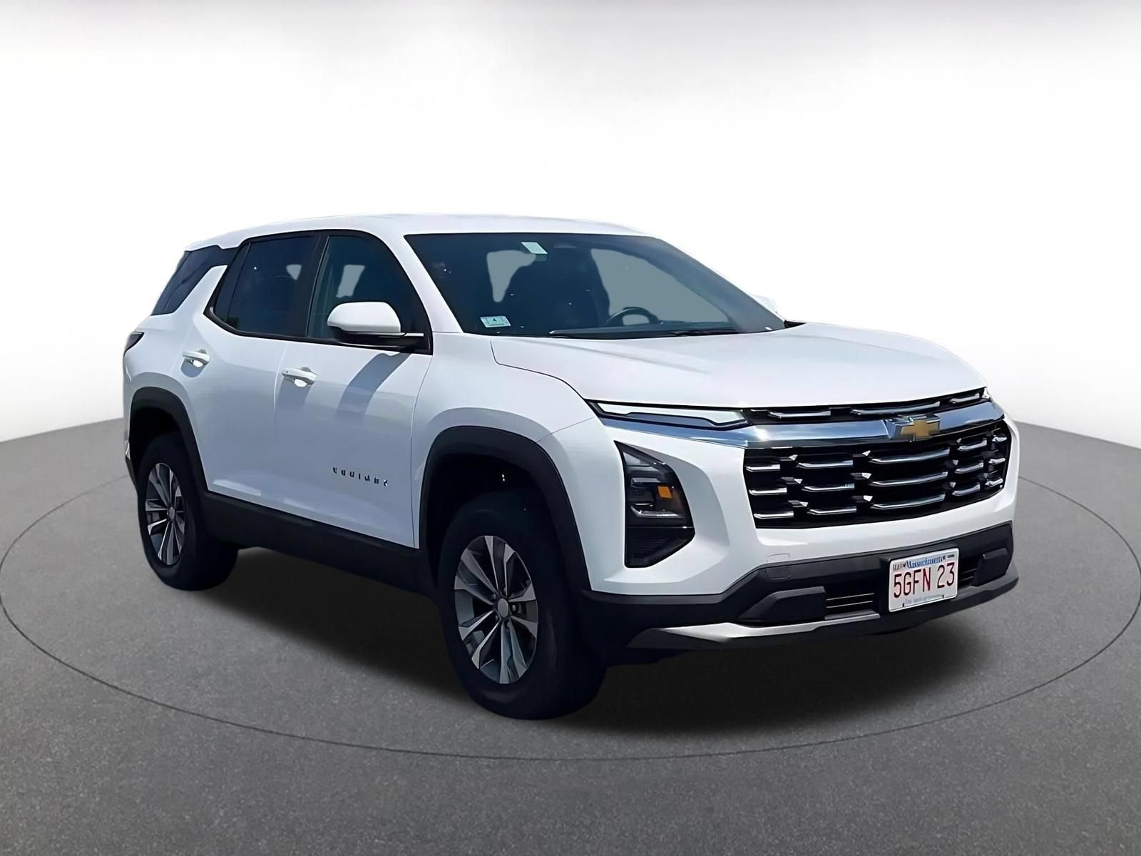 Used 2025 Chevrolet Equinox LT FWD image 2