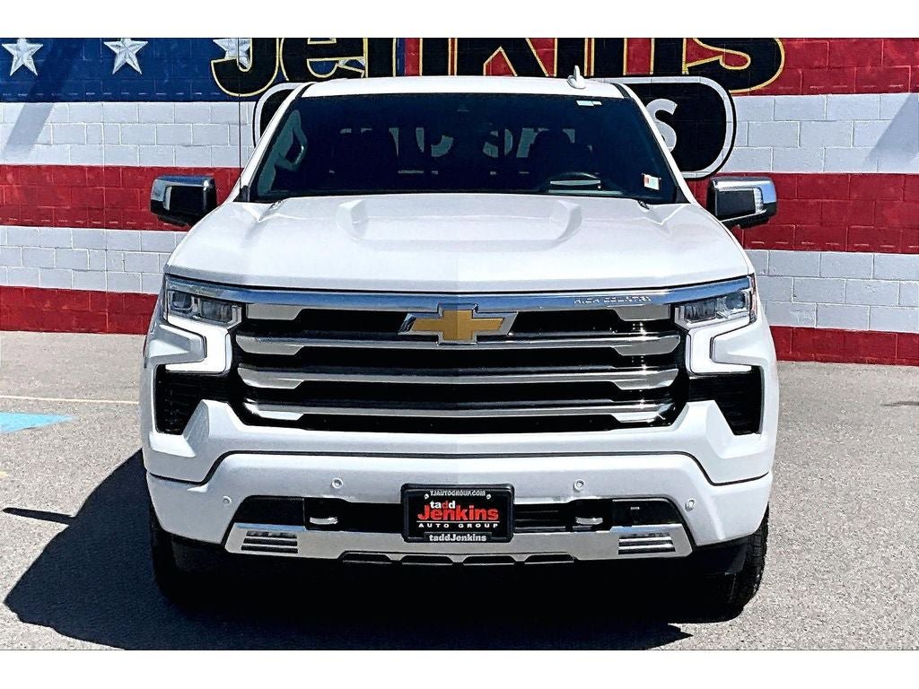 Used 2024 Chevrolet Silverado 1500 High Country w/ Technology Package AWD/4WD image 3
