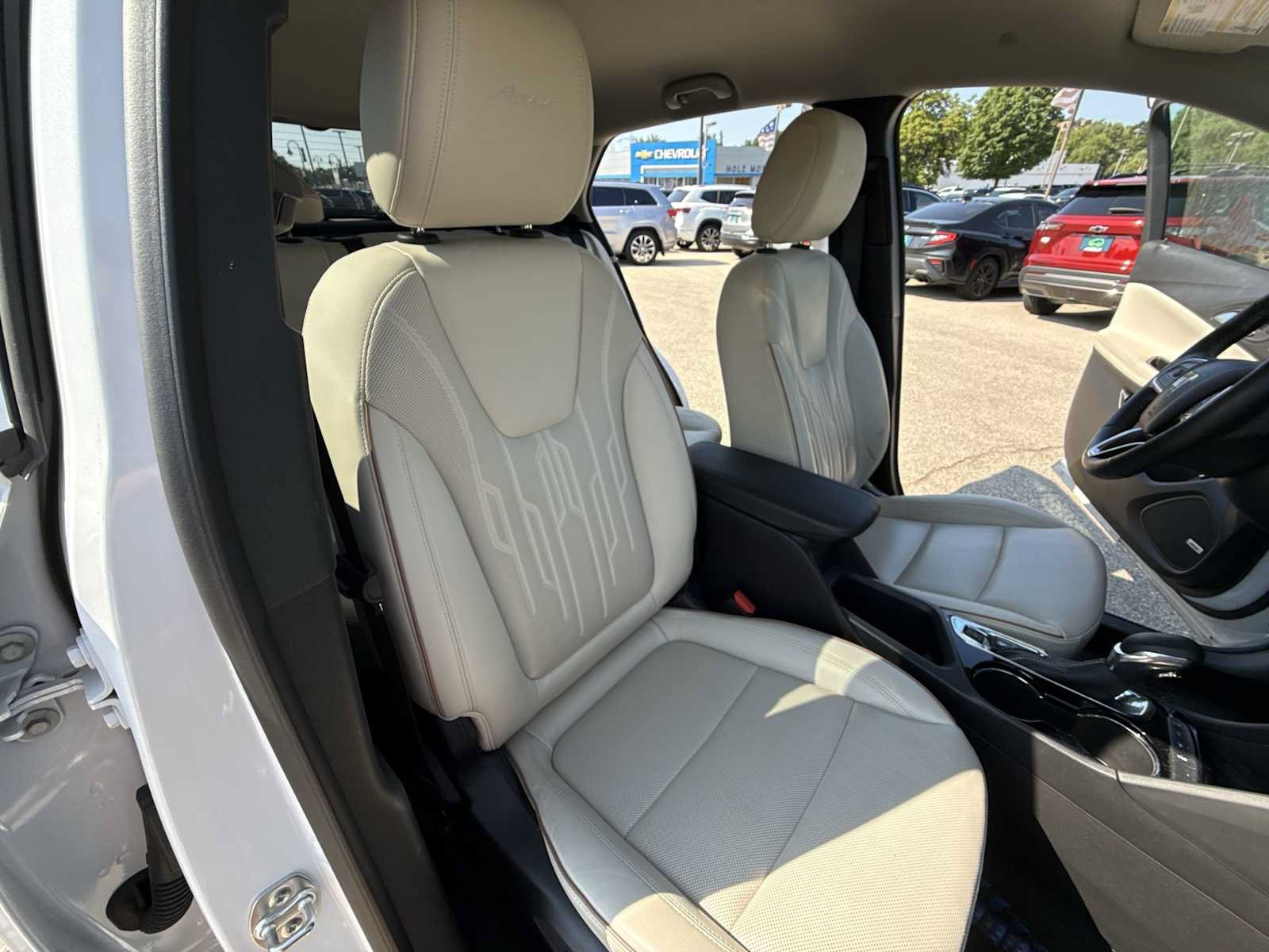 Certified 2025 Buick Encore GX Avenir w/ Avenir Technology Package AWD/4WD image 27