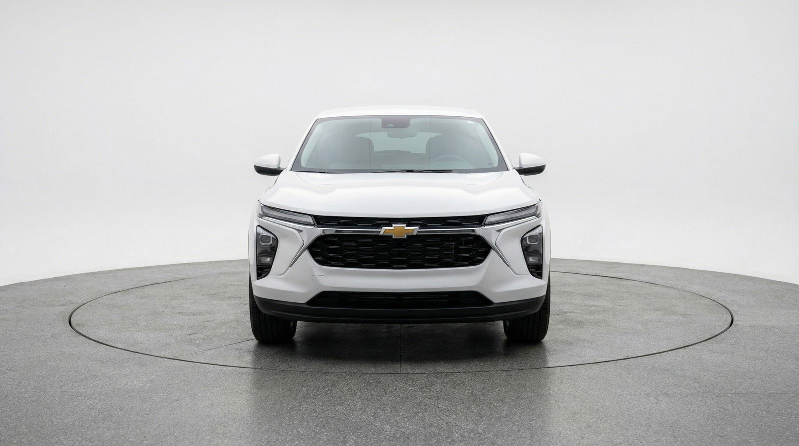 Used 2025 Chevrolet Blazer LT image 2