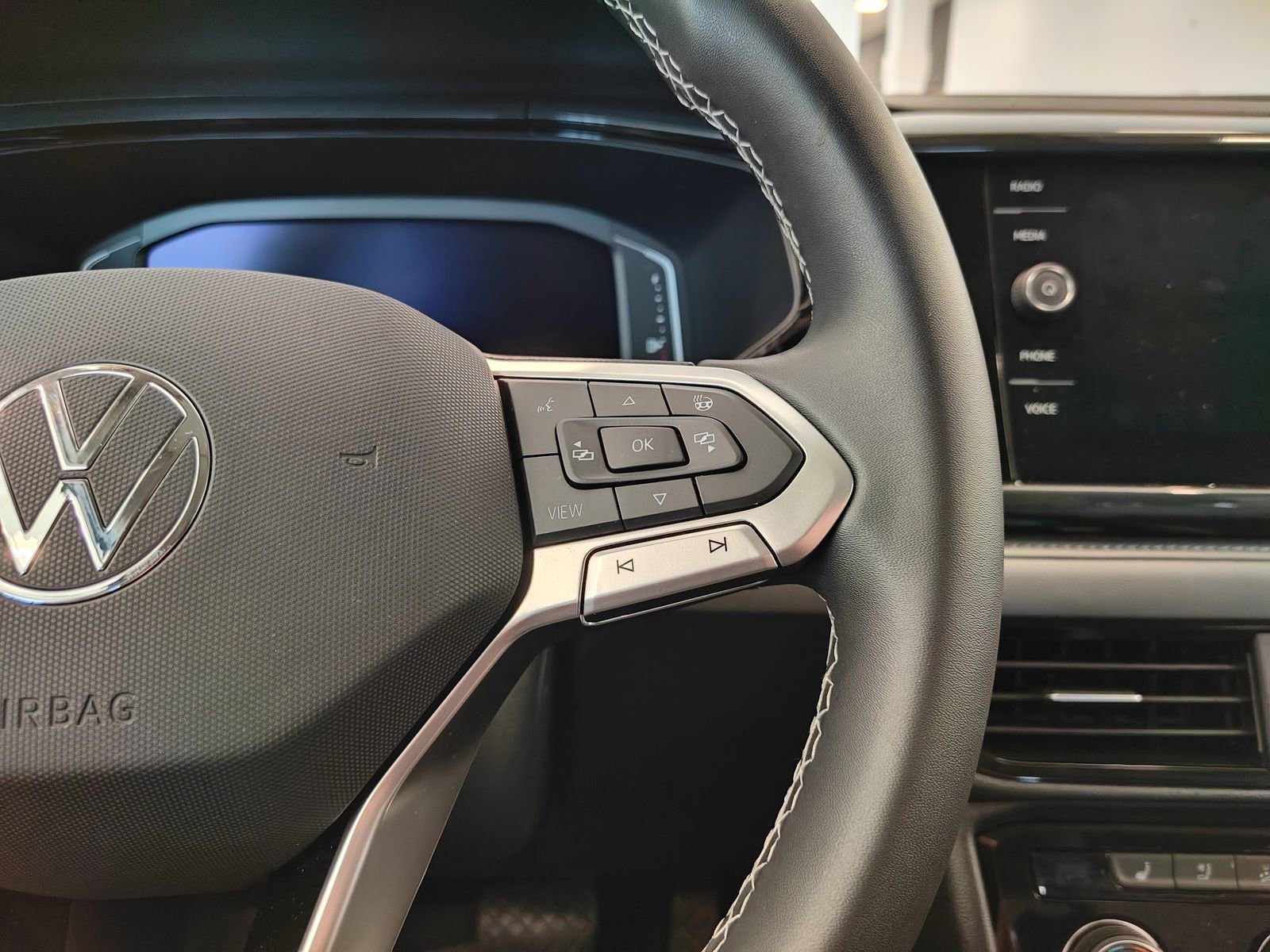 Used 2022 Volkswagen Taos SEL AWD/4WD image 19