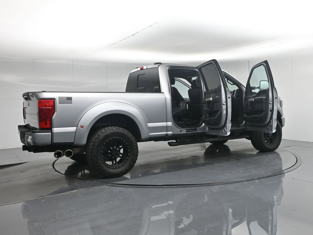 Used 2022 Ford F250 Lariat w/ Black Appearance Package image 4