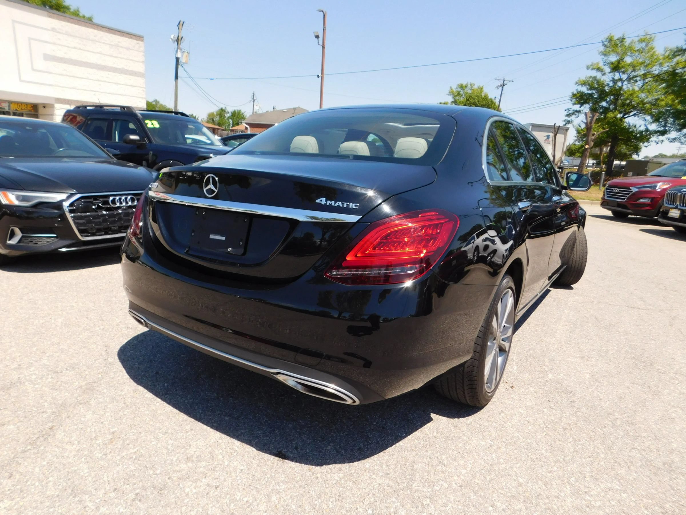 Used 2020 Mercedes-Benz C 300 4MATIC Sedan image 5