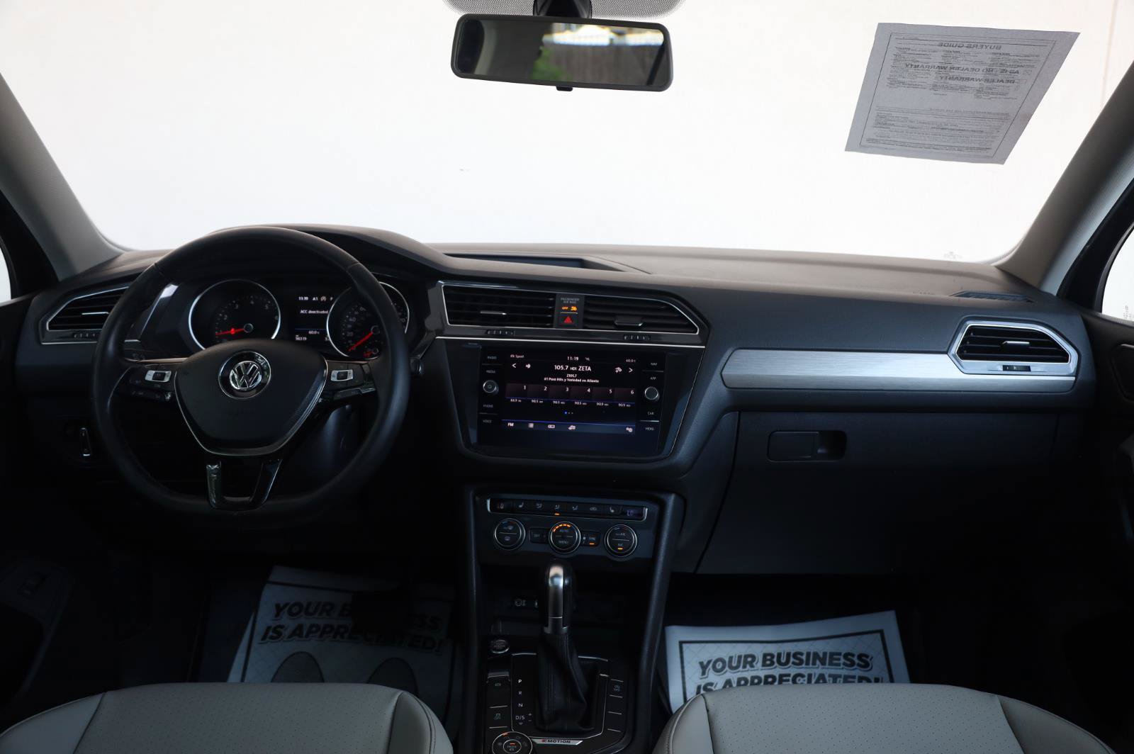 Used 2018 Volkswagen Tiguan SEL AWD/4WD image 31