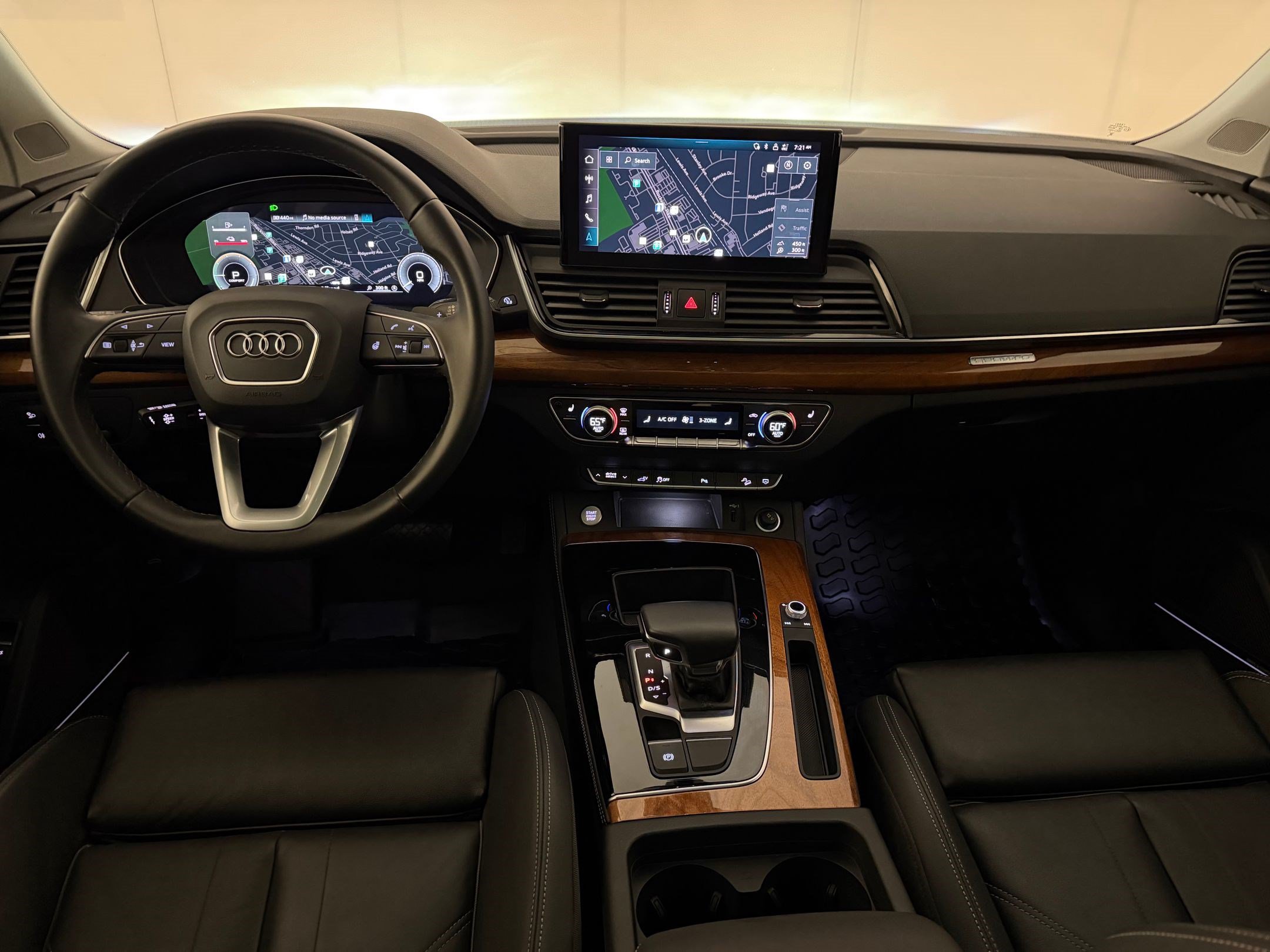 Used 2023 Audi Q5 e Premium Plus w/ Premium Plus Package AWD/4WD image 28