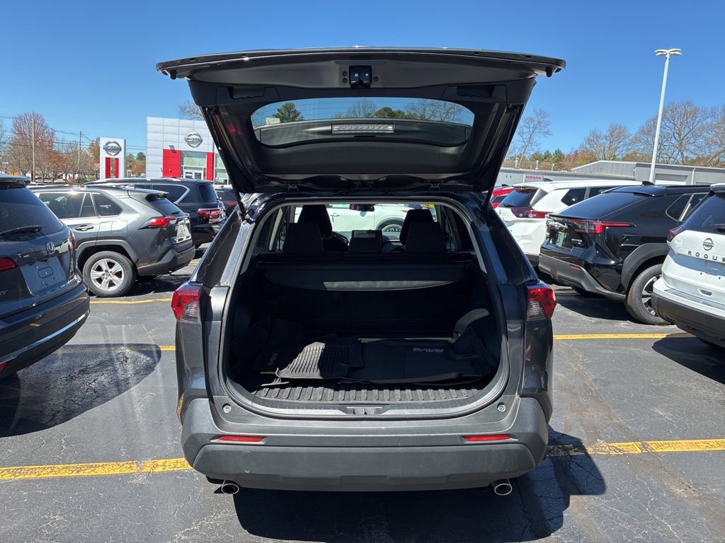 Used 2019 Toyota RAV4 LE w/ All Weather Liner Package AWD/4WD image 13
