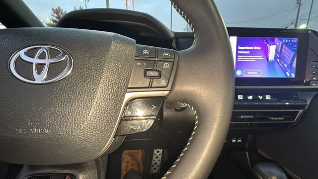 Used 2025 Toyota Camry SE image 18