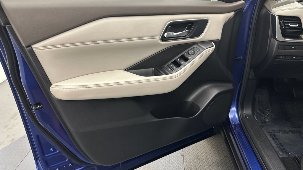 Certified 2021 Nissan Rogue SV w/ Premium Package AWD/4WD image 15