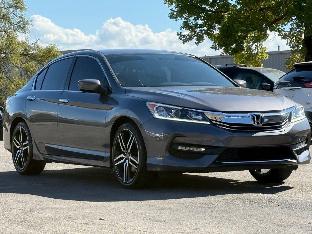 Used 2017 Honda Accord Sport image 8
