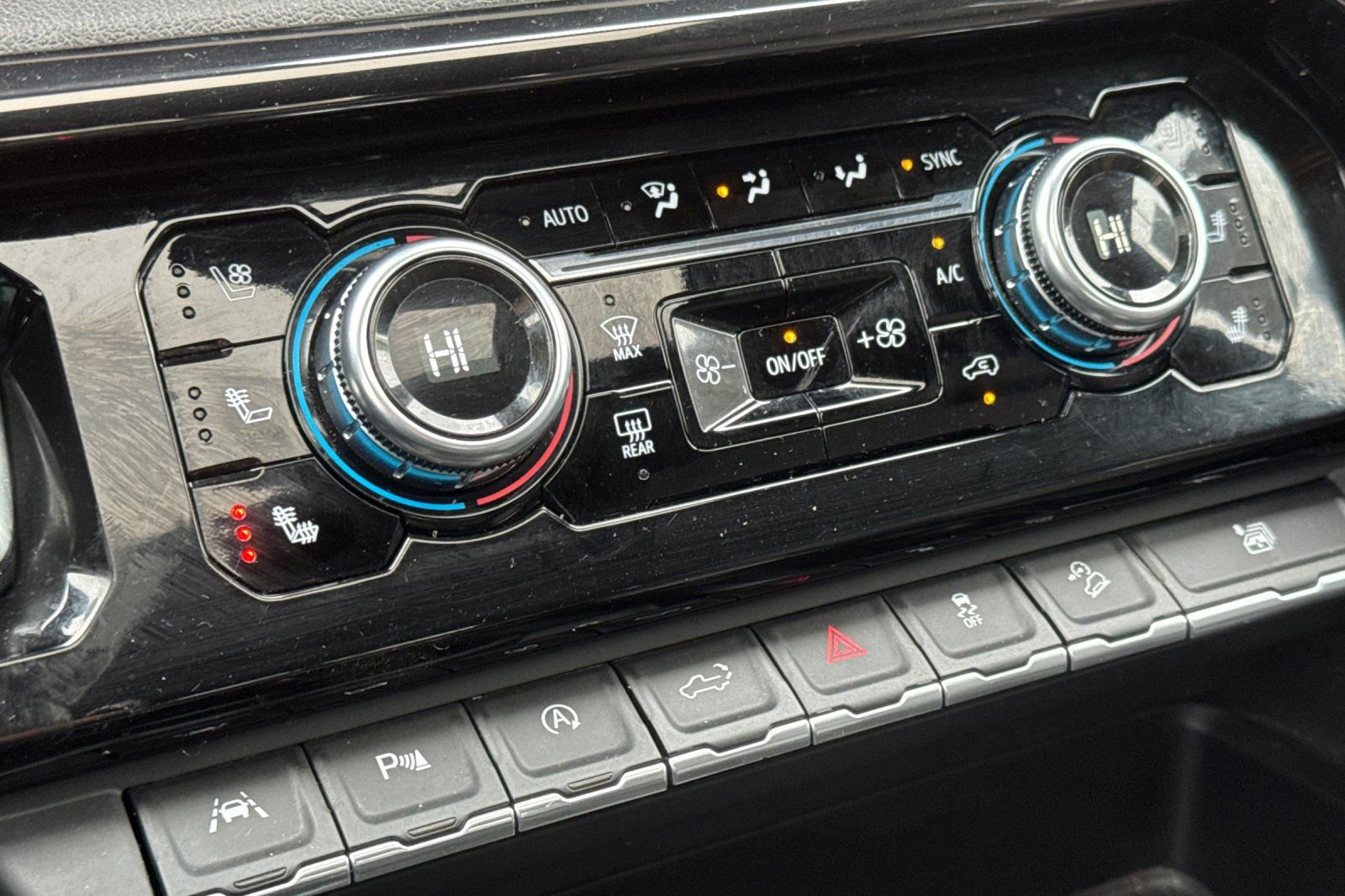 Used 2023 GMC Sierra 1500 AT4 w/ AT4 Premium Package image 23