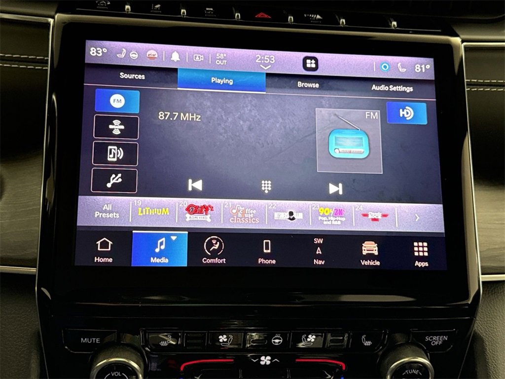 Used 2021 Jeep Grand Cherokee L Overland w/ Advanced Protech Group III image 18