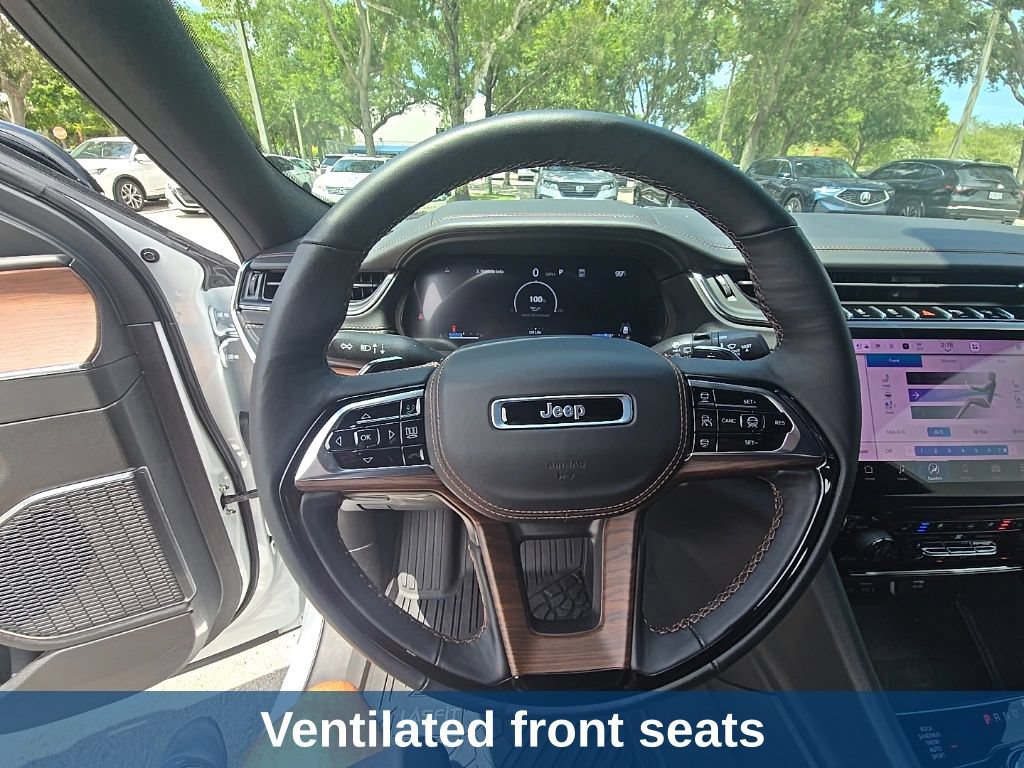 Used 2025 Jeep Grand Cherokee Summit w/ Adv Protech Group IV AWD/4WD image 23