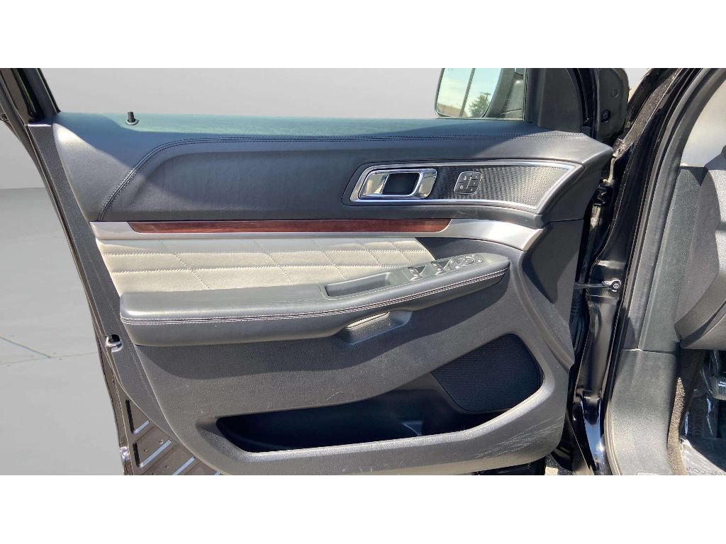 Used 2018 Ford Explorer Platinum AWD/4WD image 11
