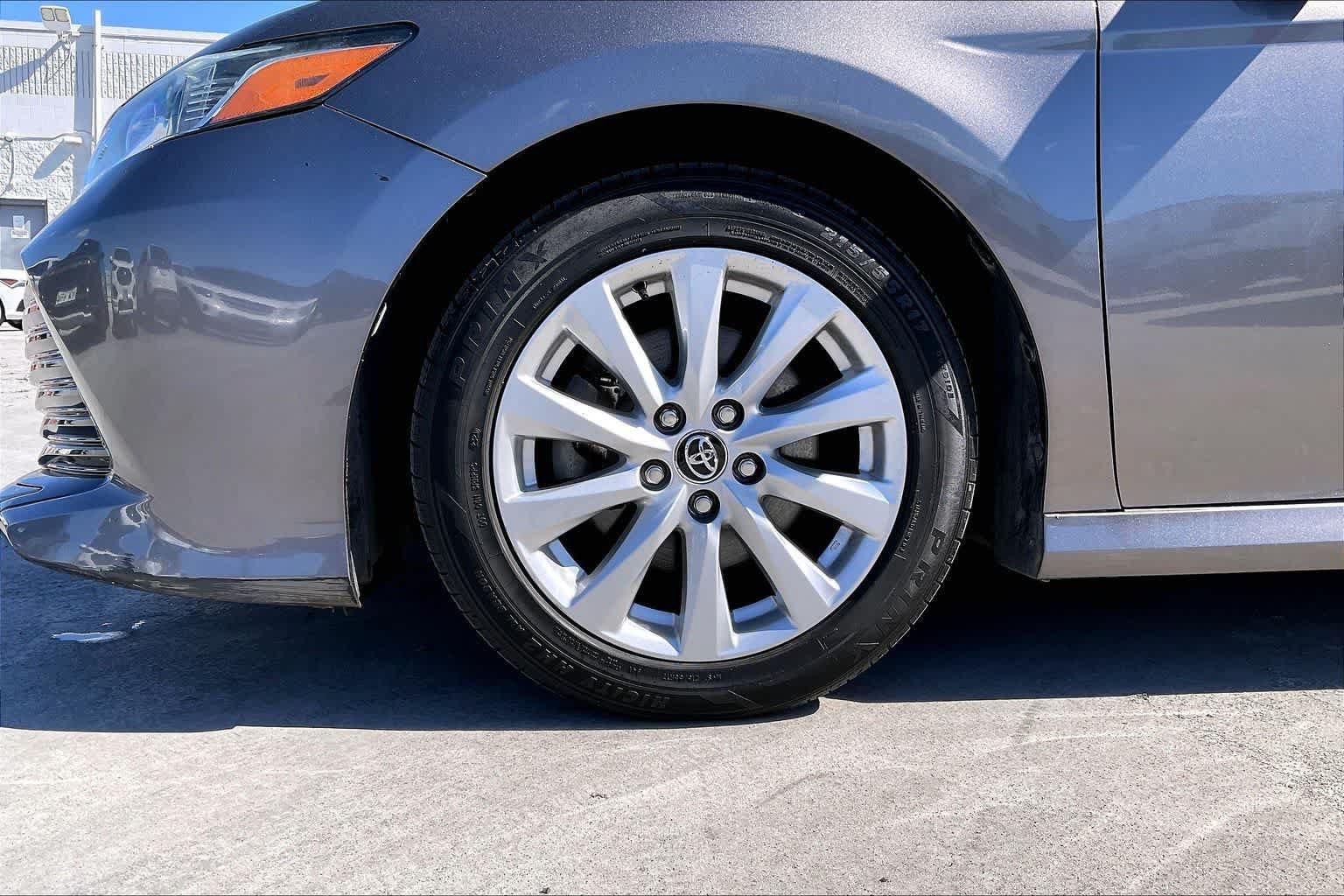 Used 2020 Toyota Camry LE FWD image 8