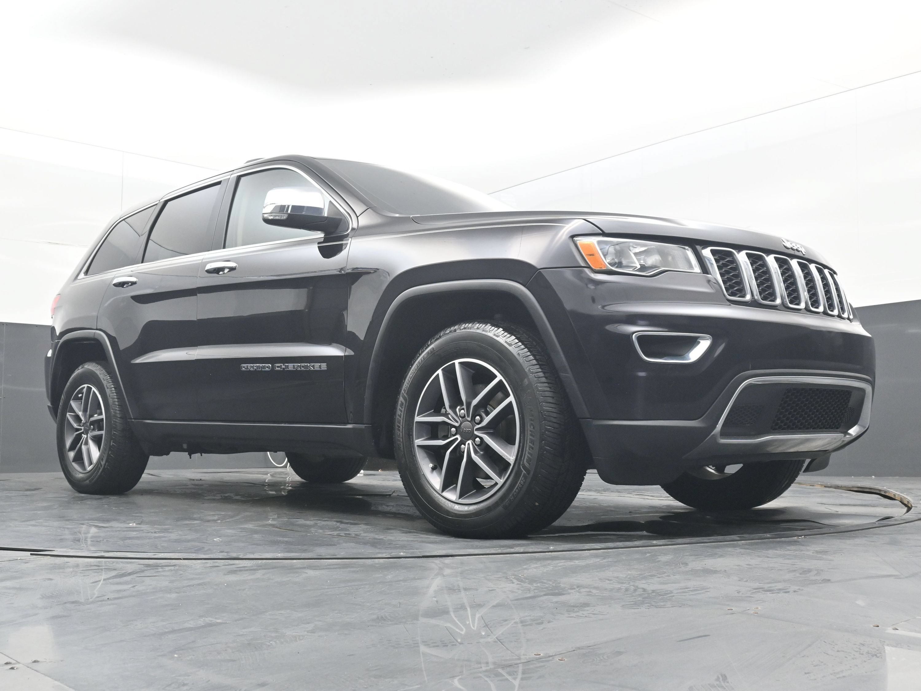 Used 2019 Jeep Grand Cherokee Limited RWD image 22