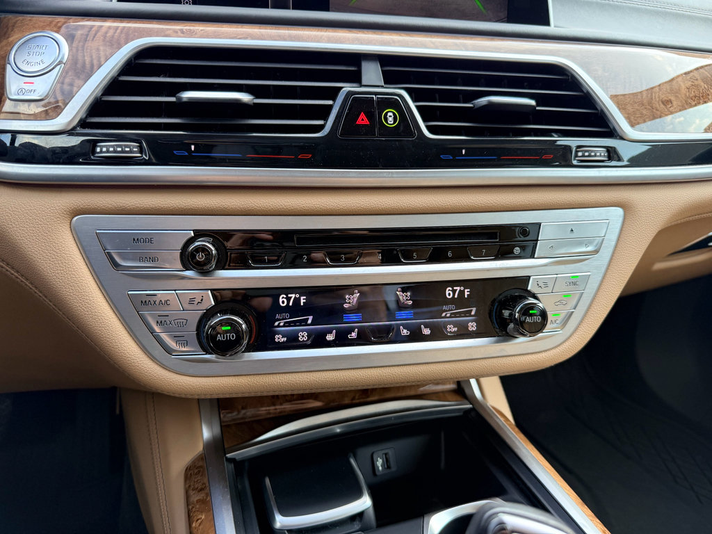 Used 2018 BMW 750i RWD image 20
